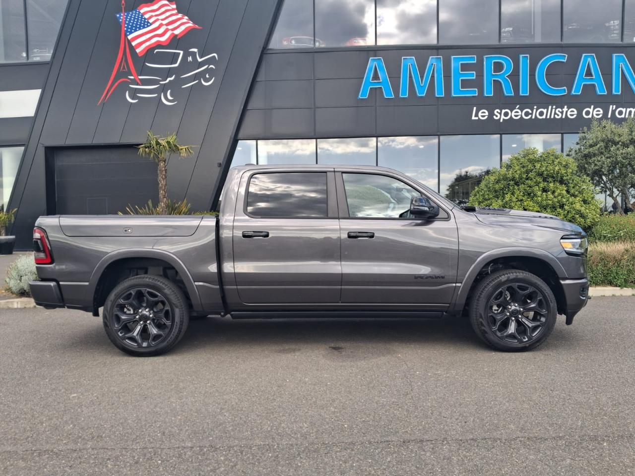 DODGE RAM 1500 CREW LIMITED NIGHT EDITION RAMBOX