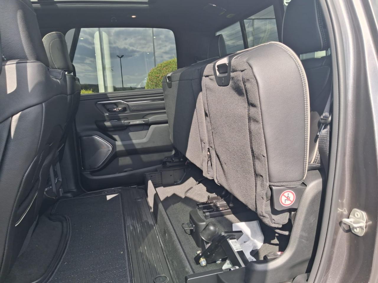 DODGE RAM 1500 CREW LIMITED NIGHT EDITION RAMBOX