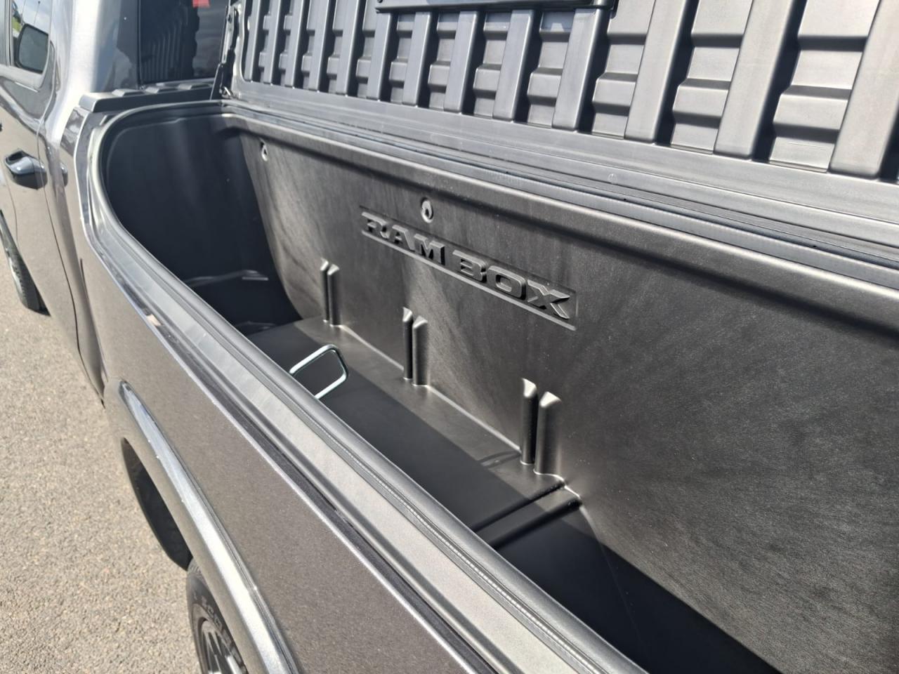 DODGE RAM 1500 CREW LIMITED NIGHT EDITION RAMBOX