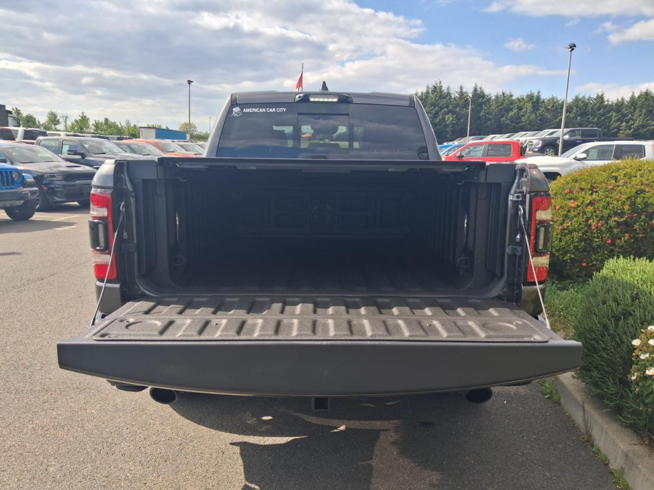 DODGE RAM 1500 CREW LIMITED NIGHT EDITION RAMBOX