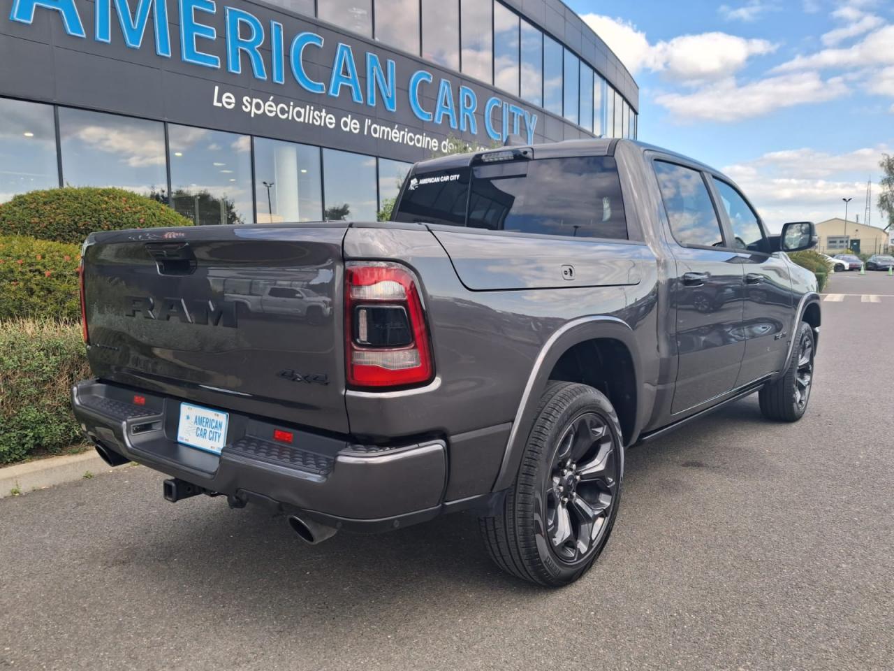 DODGE RAM 1500 CREW LIMITED NIGHT EDITION RAMBOX