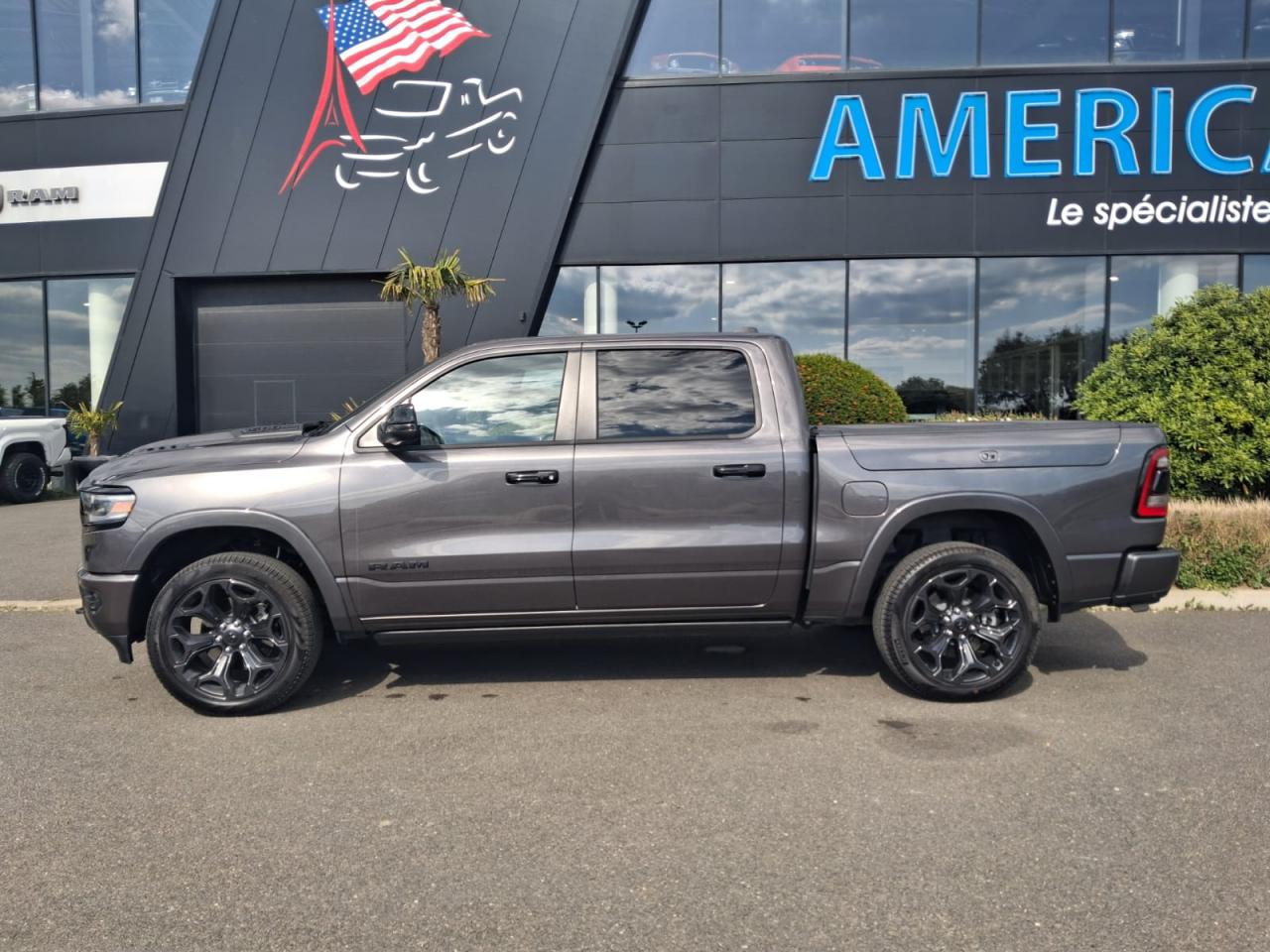 DODGE RAM 1500 CREW LIMITED NIGHT EDITION RAMBOX