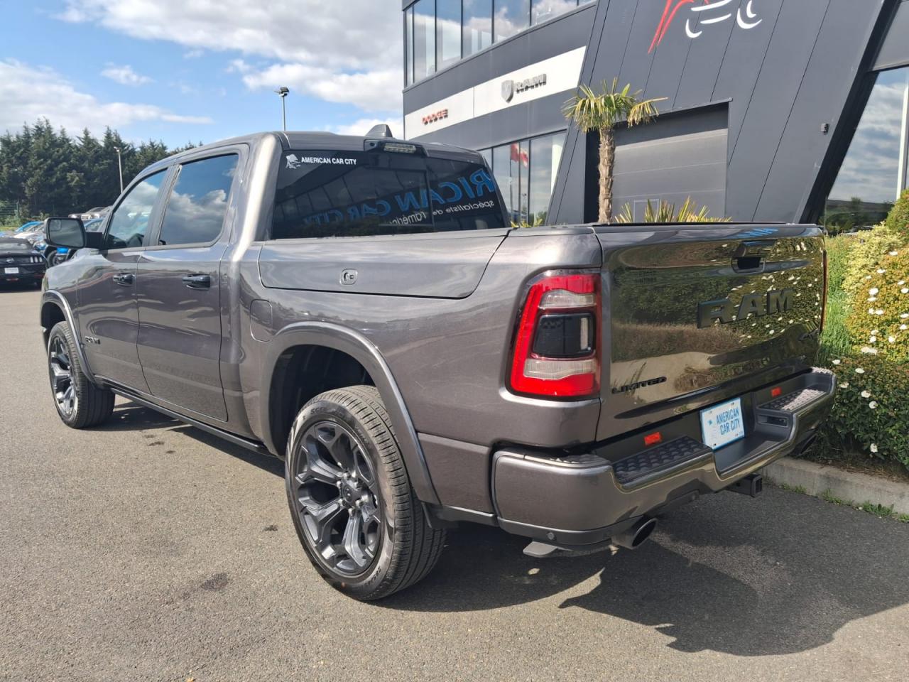 DODGE RAM 1500 CREW LIMITED NIGHT EDITION RAMBOX