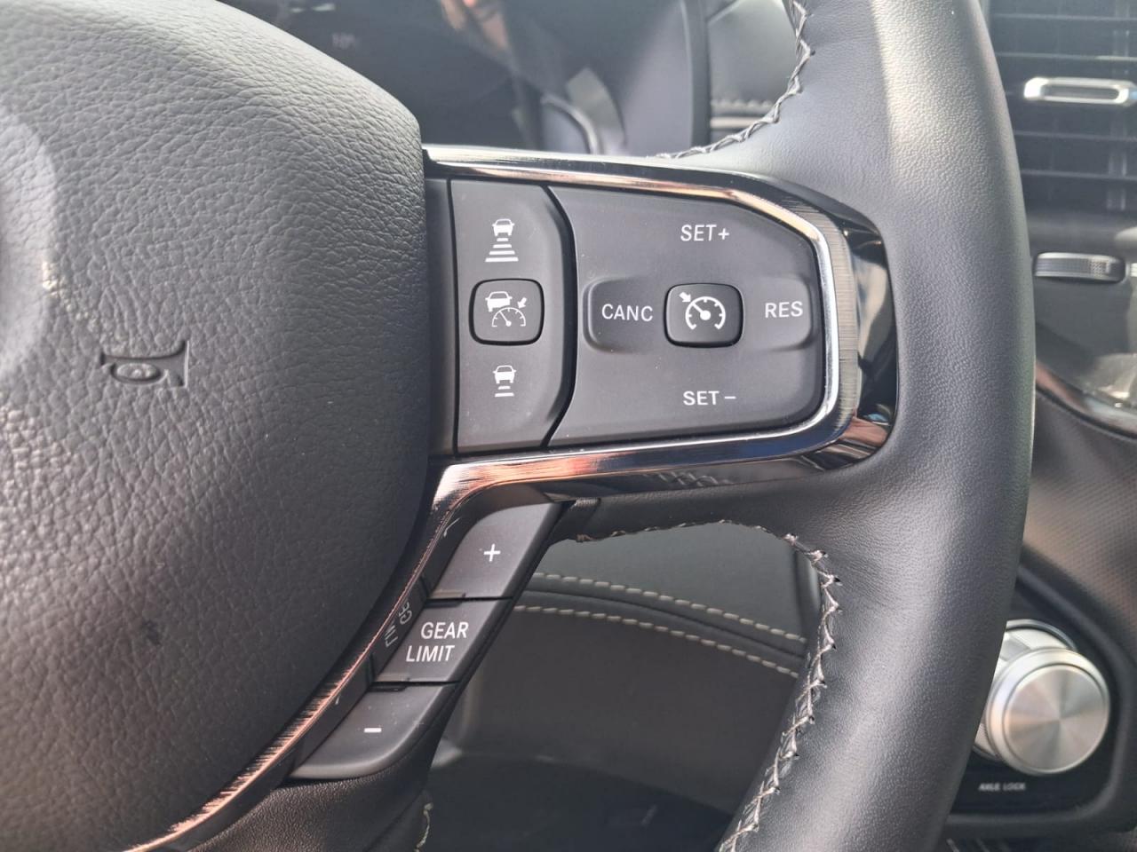 DODGE RAM 1500 CREW LIMITED NIGHT EDITION RAMBOX