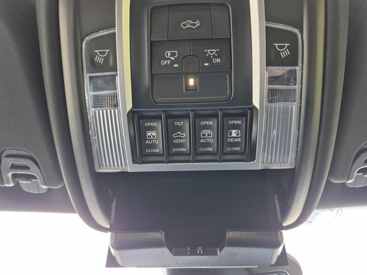 DODGE RAM 1500 CREW CAB REBEL