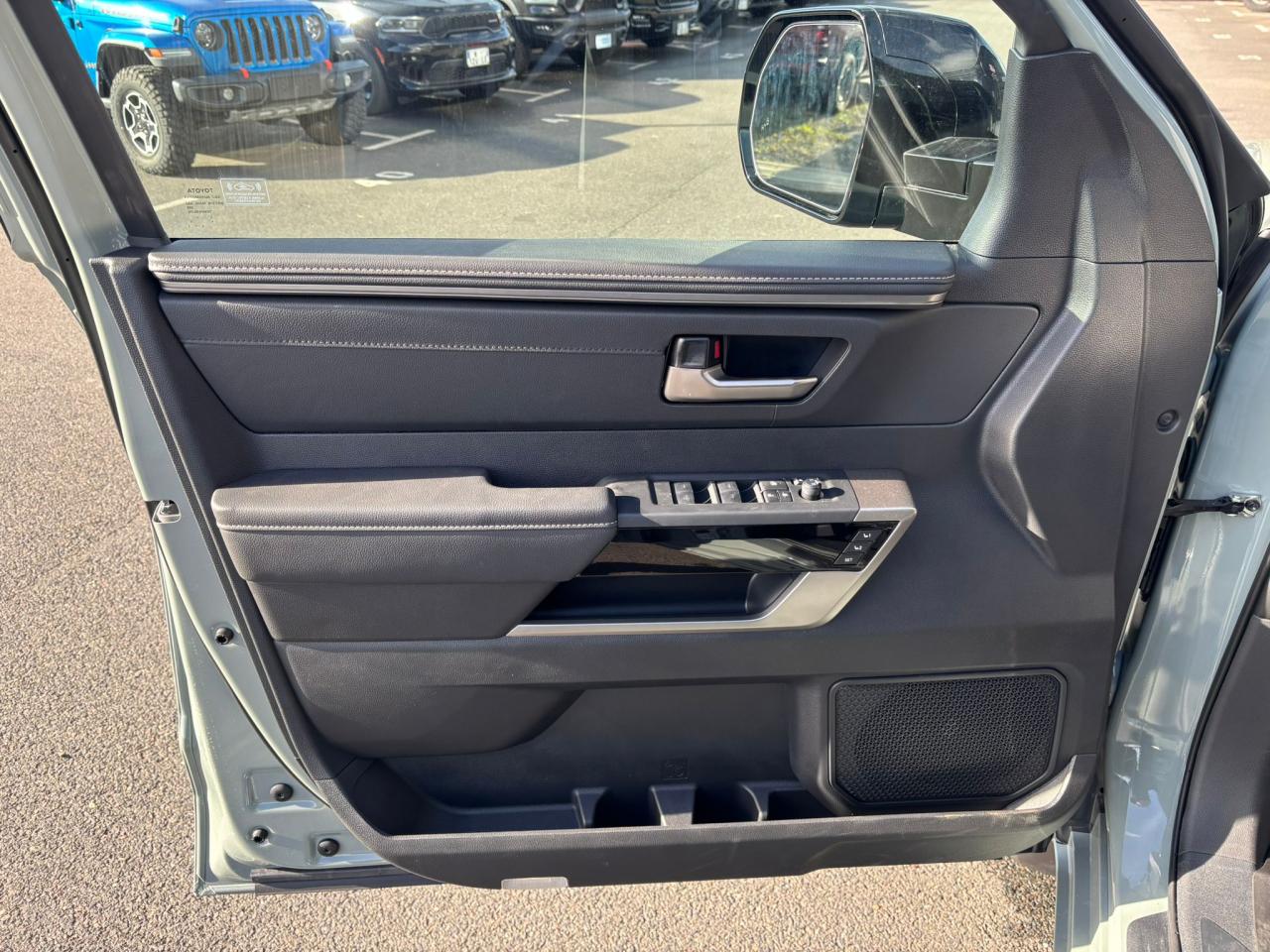 TOYOTA TUNDRA CREWMAX LIMITED TRD OFF ROAD