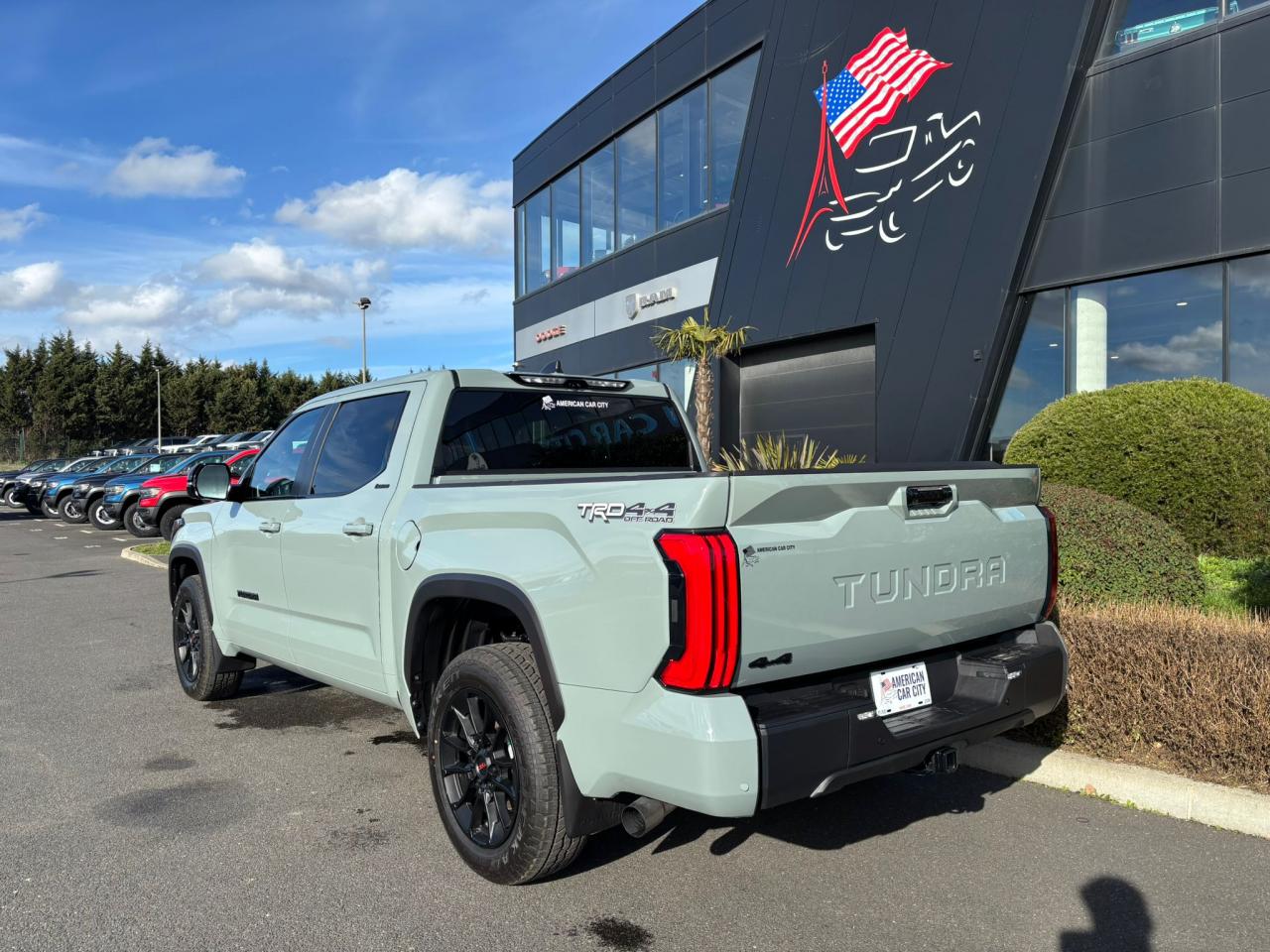 TOYOTA TUNDRA CREWMAX LIMITED TRD OFF ROAD