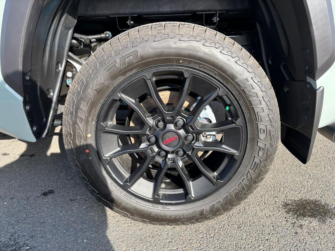 TOYOTA TUNDRA CREWMAX LIMITED TRD OFF ROAD