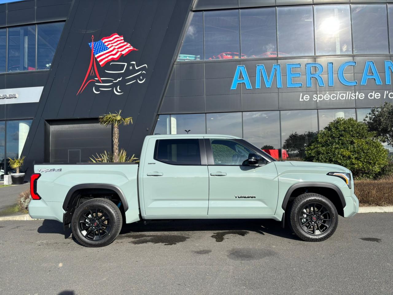 TOYOTA TUNDRA CREWMAX LIMITED TRD OFF ROAD