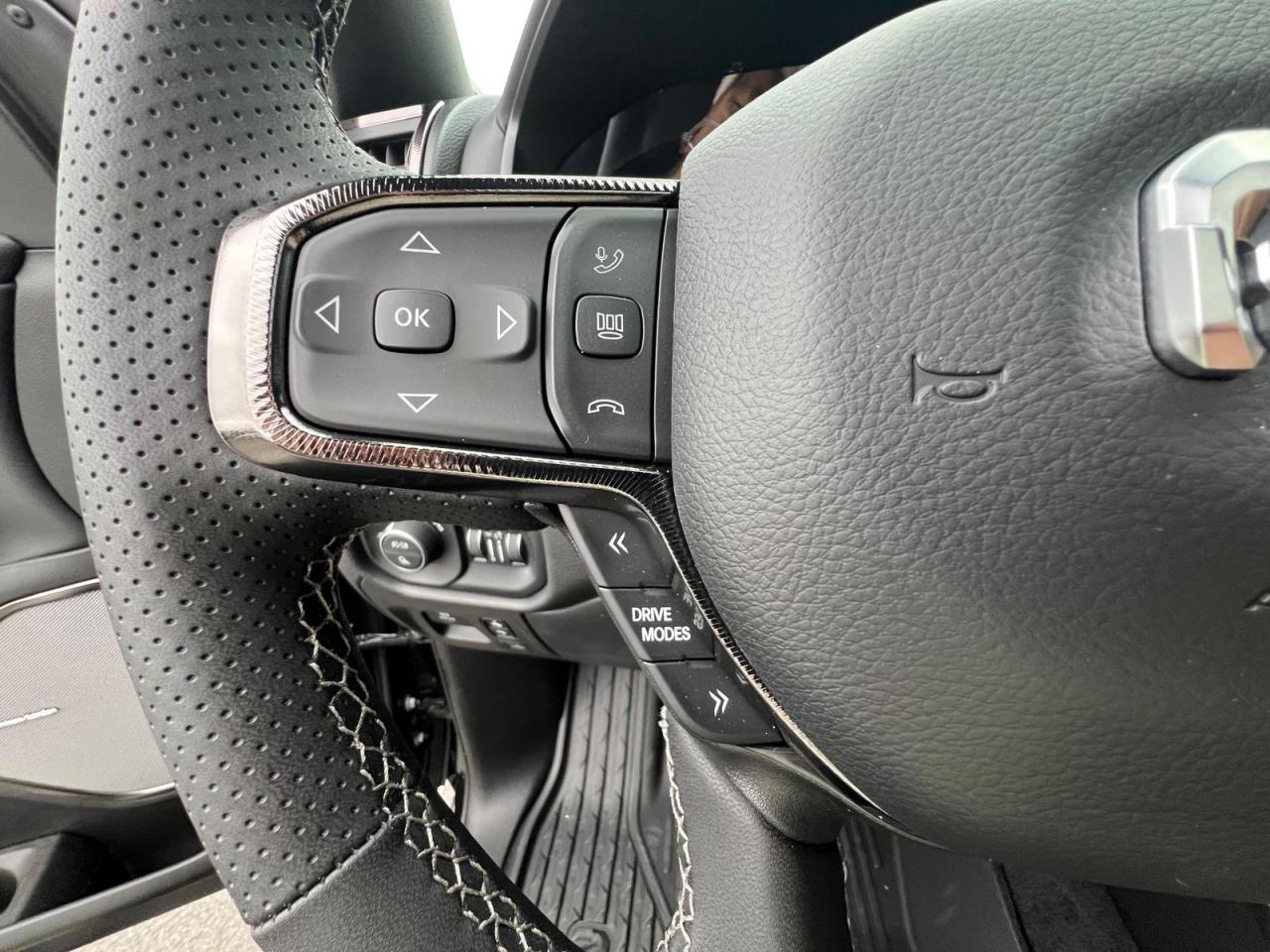 DODGE RAM 1500 CREW CAB REBEL AIR