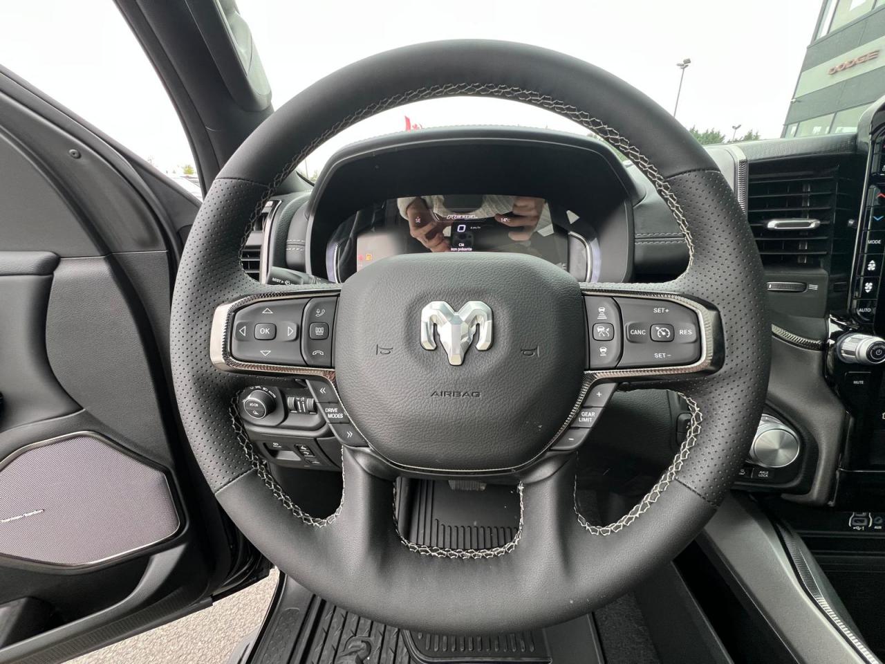 DODGE RAM 1500 CREW CAB REBEL AIR