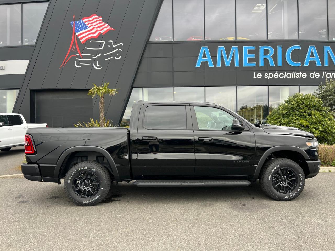 DODGE RAM 1500 CREW CAB REBEL AIR