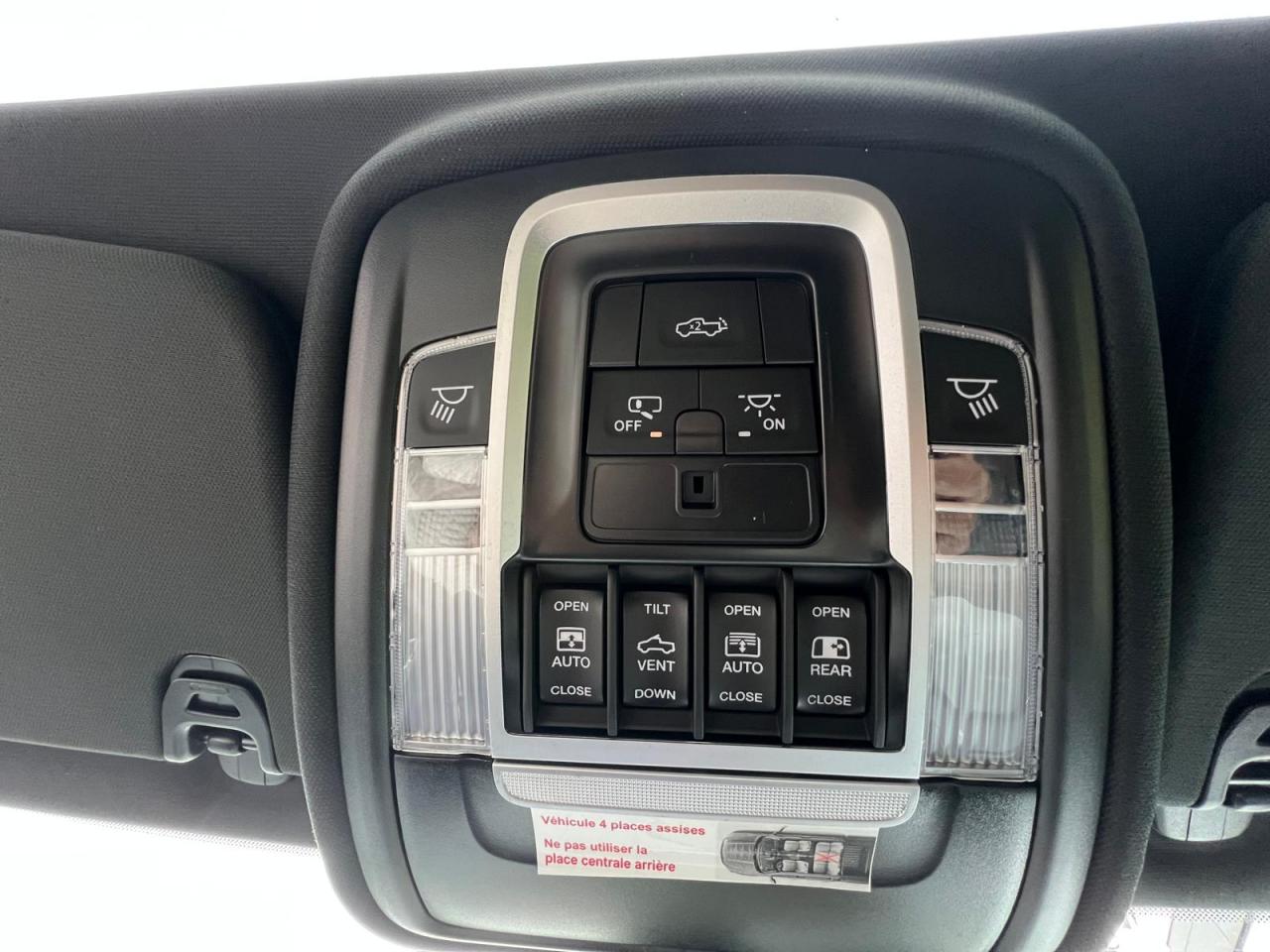 DODGE RAM 1500 CREW CAB REBEL AIR