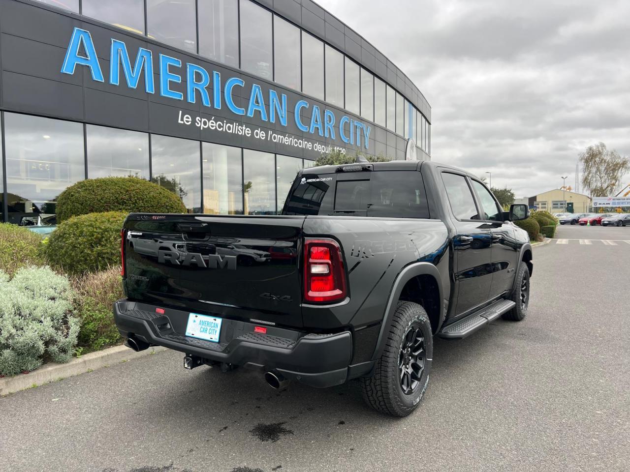 DODGE RAM 1500 CREW CAB REBEL AIR