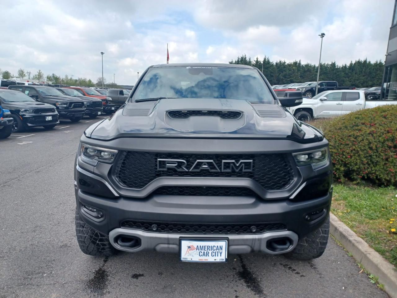 DODGE RAM 1500 CREW CAB TRX 6.2L V8