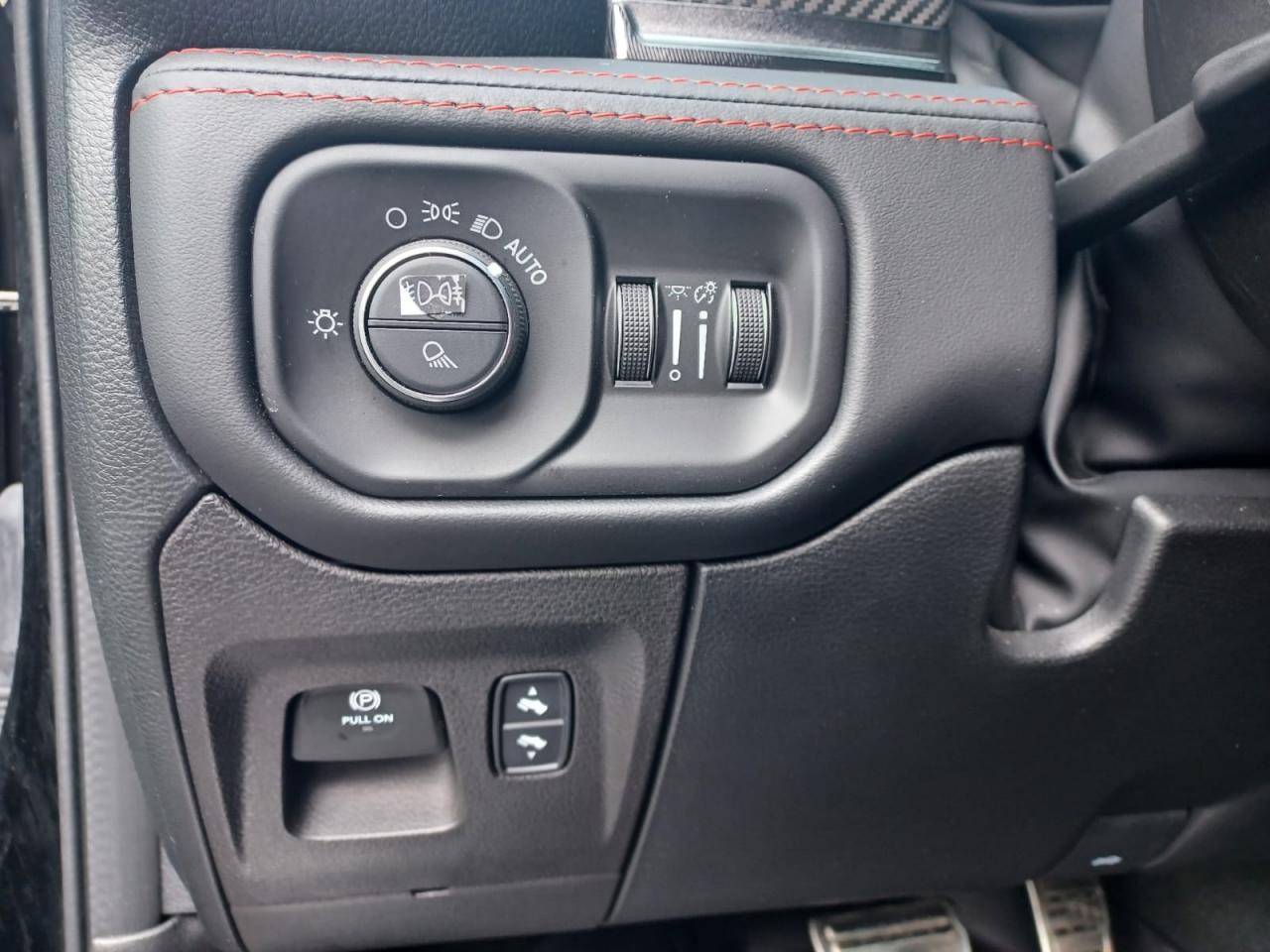 DODGE RAM 1500 CREW CAB TRX 6.2L V8