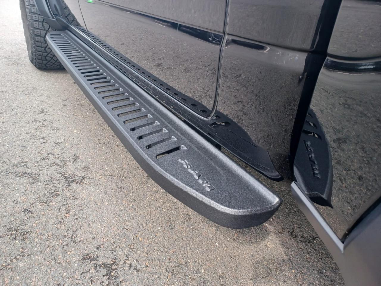 DODGE RAM 1500 CREW CAB TRX 6.2L V8