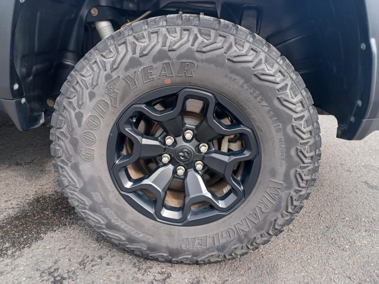 DODGE RAM 1500 CREW CAB TRX 6.2L V8