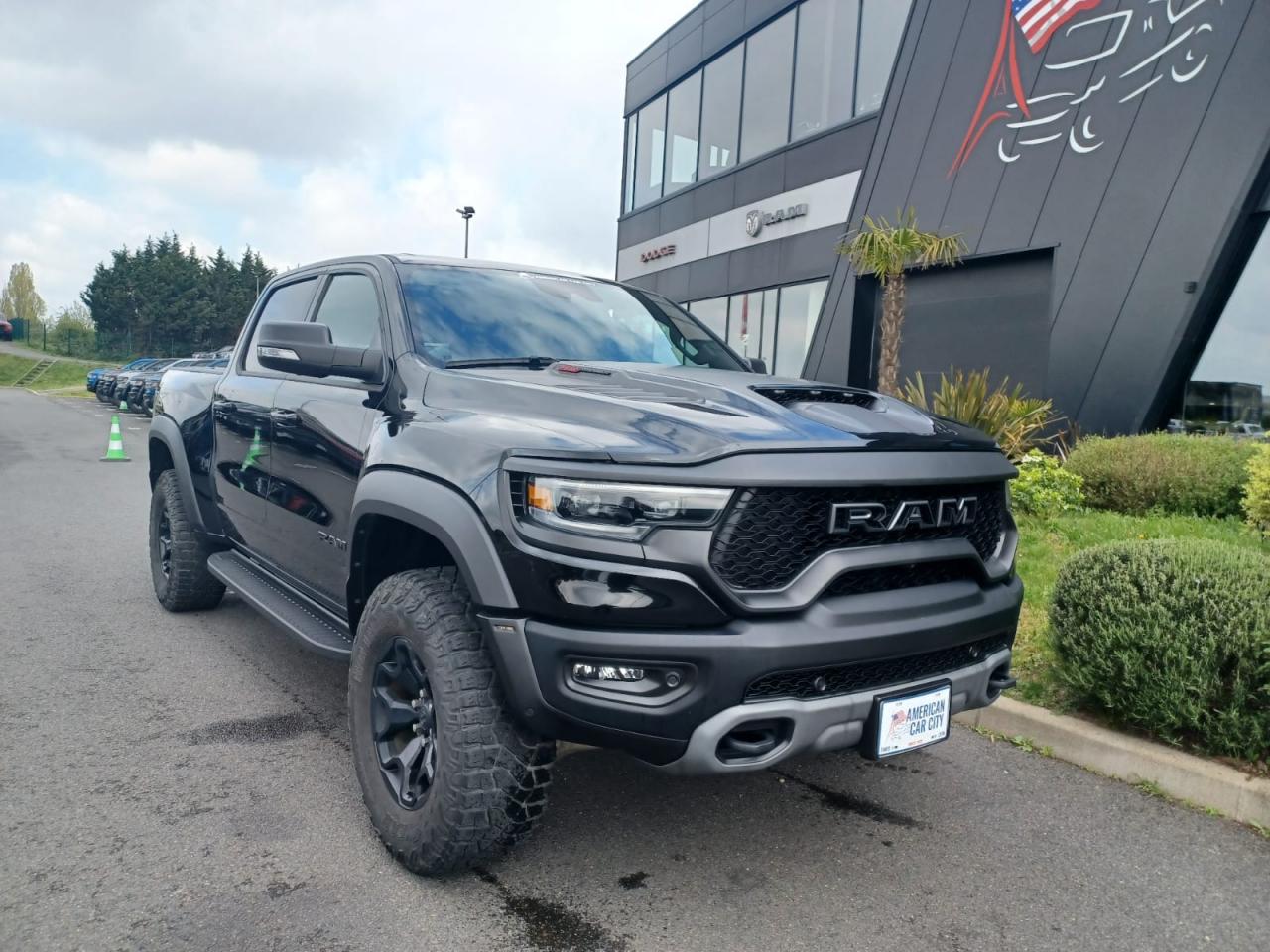 DODGE RAM 1500 CREW CAB TRX 6.2L V8