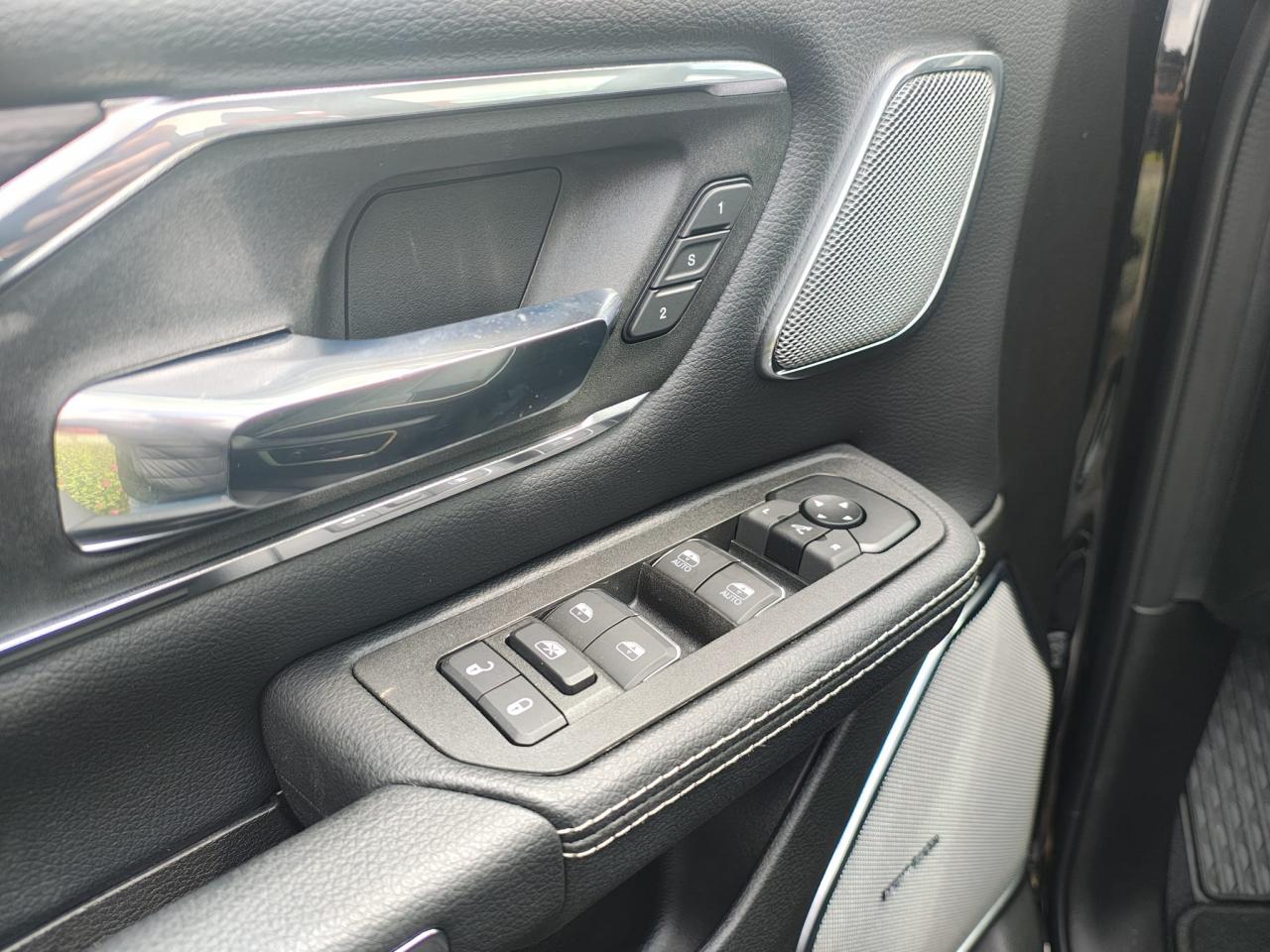 DODGE RAM 1500 CREW LARAMIE SPORT NIGHT EDITION AIR RAMBOX HAYON MULTI