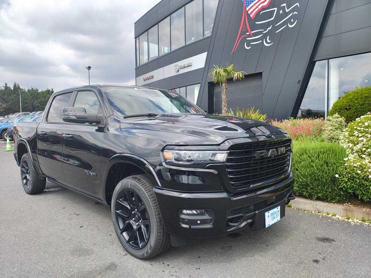DODGE RAM 1500 CREW LARAMIE SPORT NIGHT EDITION AIR RAMBOX HAYON MULTI