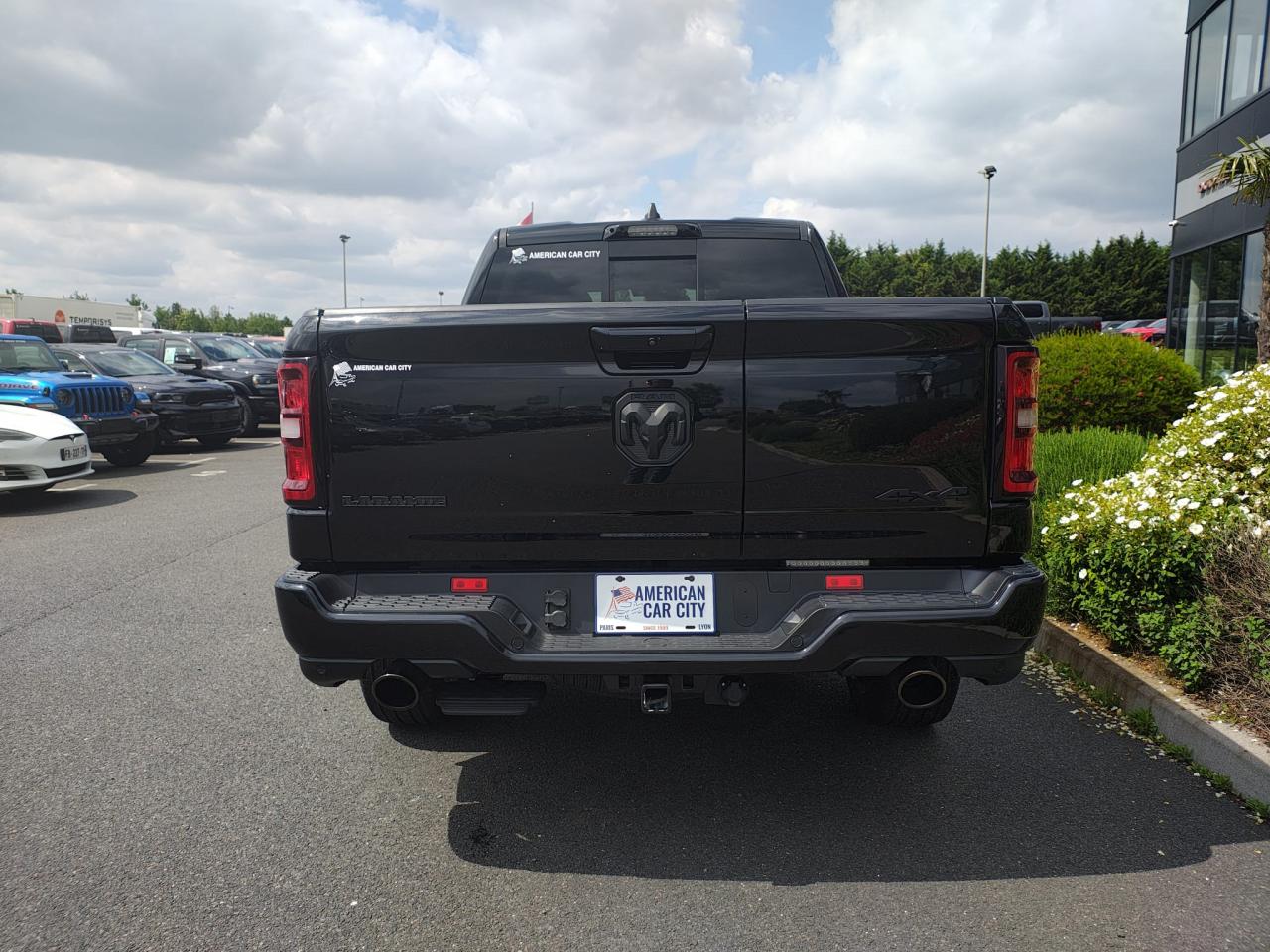 DODGE RAM 1500 CREW LARAMIE SPORT NIGHT EDITION AIR RAMBOX HAYON MULTI
