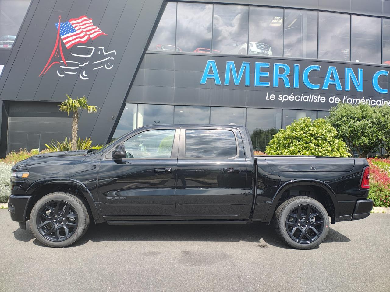 DODGE RAM 1500 CREW LARAMIE SPORT NIGHT EDITION AIR RAMBOX HAYON MULTI