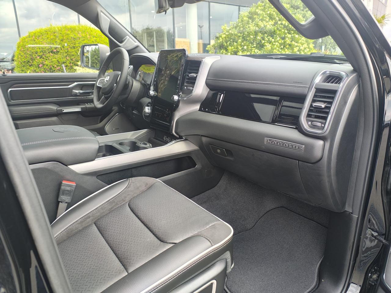 DODGE RAM 1500 CREW LARAMIE SPORT NIGHT EDITION AIR RAMBOX HAYON MULTI