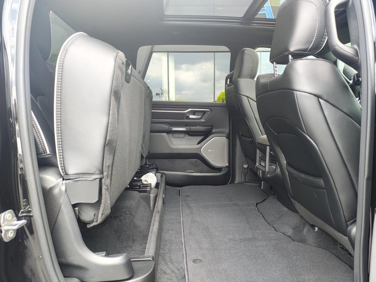 DODGE RAM 1500 CREW LARAMIE SPORT NIGHT EDITION AIR RAMBOX HAYON MULTI