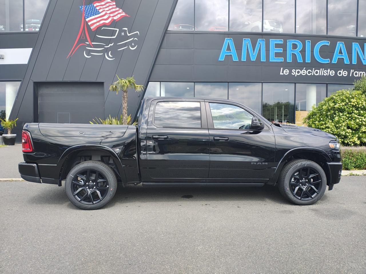 DODGE RAM 1500 CREW LARAMIE SPORT NIGHT EDITION AIR RAMBOX HAYON MULTI