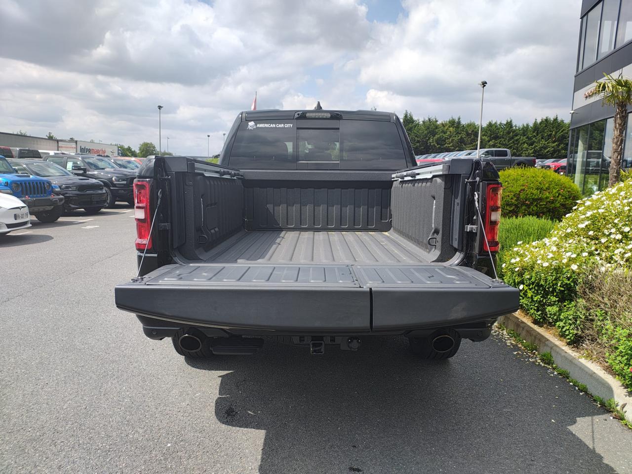 DODGE RAM 1500 CREW LARAMIE SPORT NIGHT EDITION AIR RAMBOX HAYON MULTI