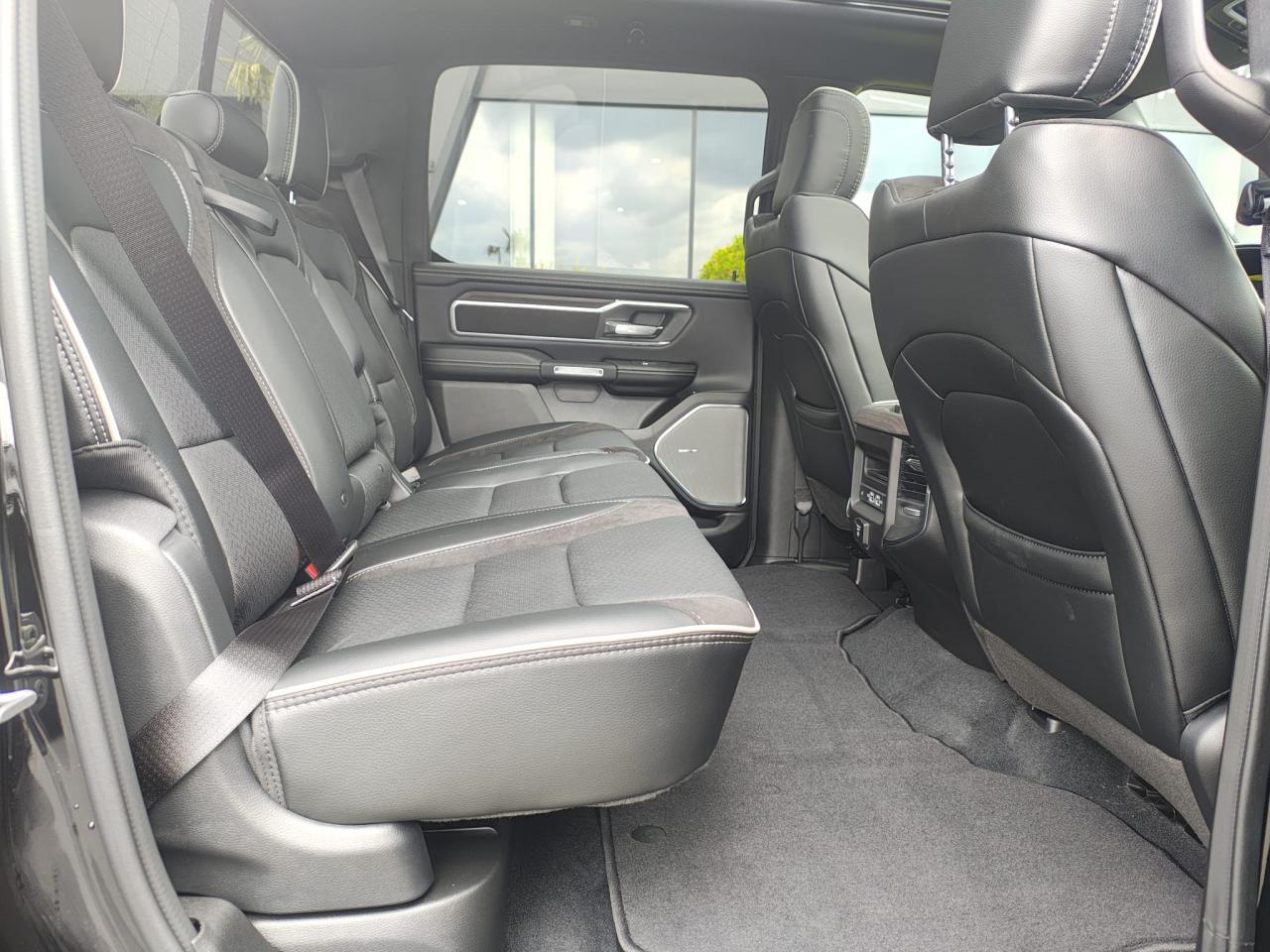 DODGE RAM 1500 CREW LARAMIE SPORT NIGHT EDITION AIR RAMBOX HAYON MULTI