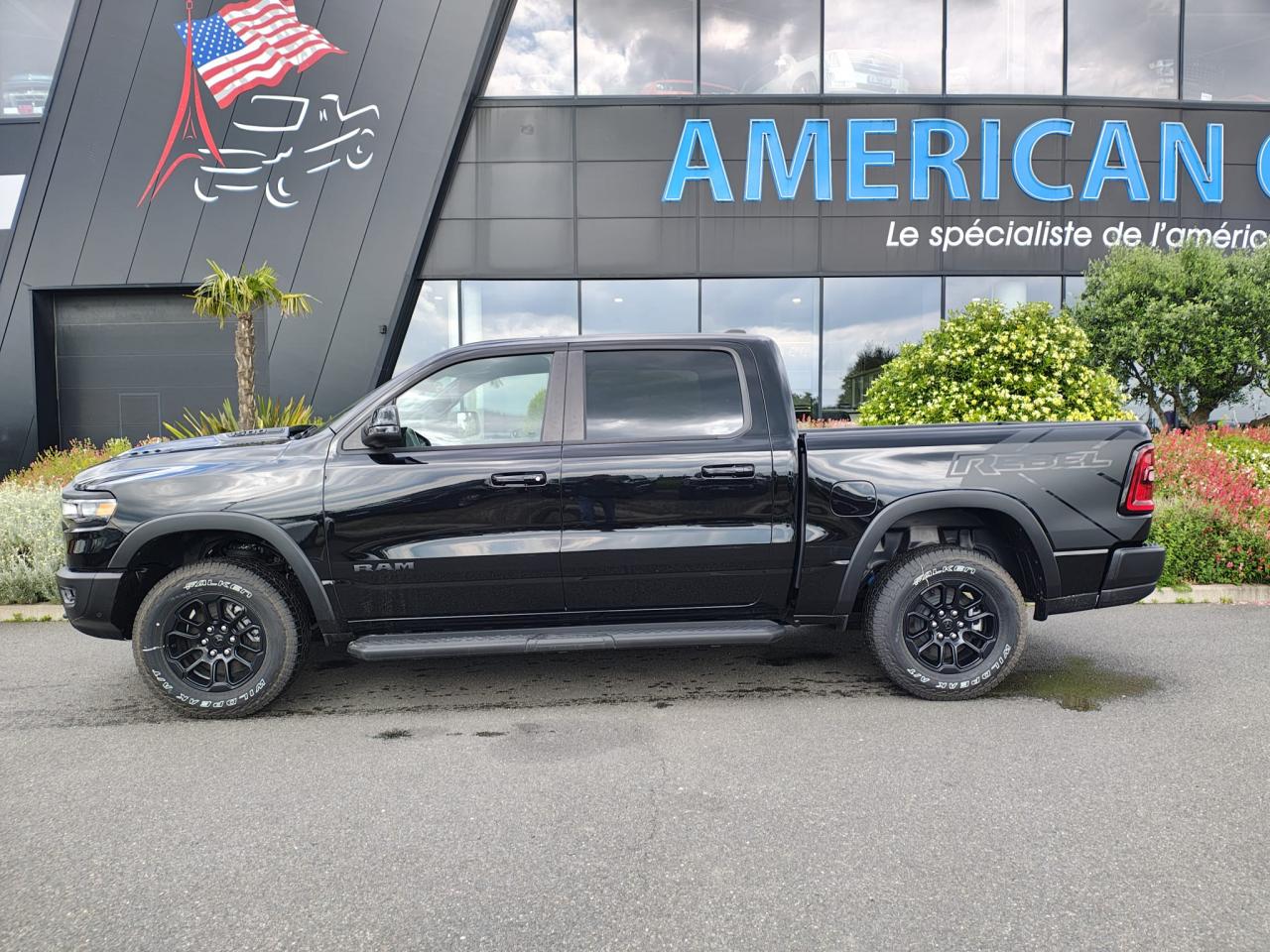 DODGE RAM 1500 CREW CAB REBEL AIR