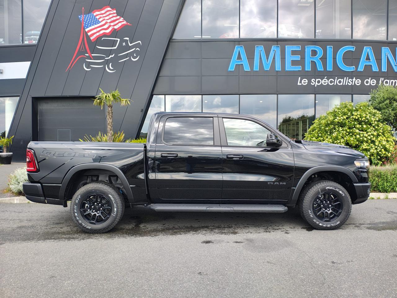 DODGE RAM 1500 CREW CAB REBEL AIR