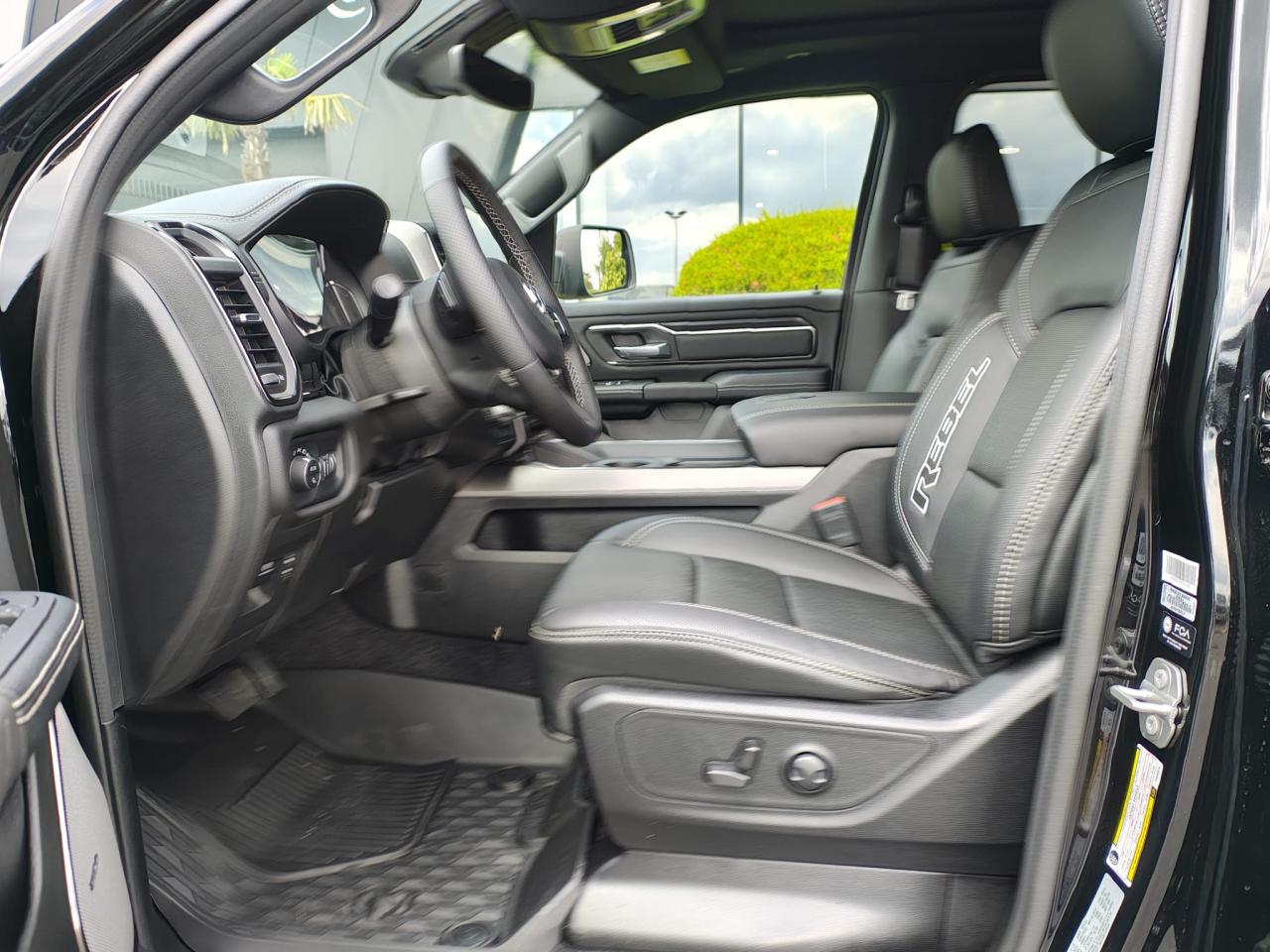 DODGE RAM 1500 CREW CAB REBEL