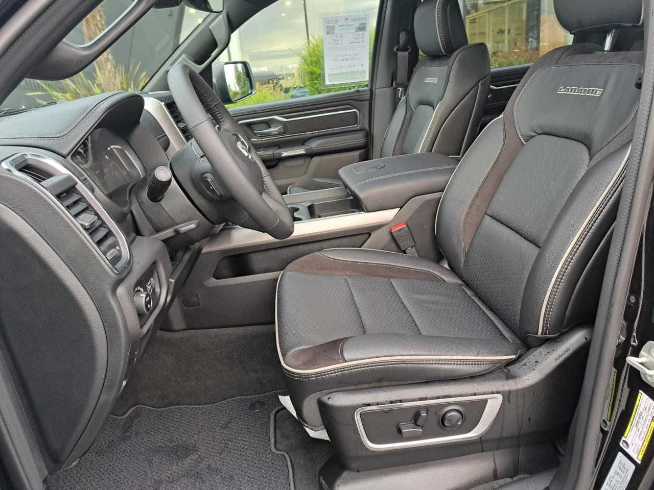 DODGE RAM 1500 CREW LARAMIE SPORT NIGHT EDITION