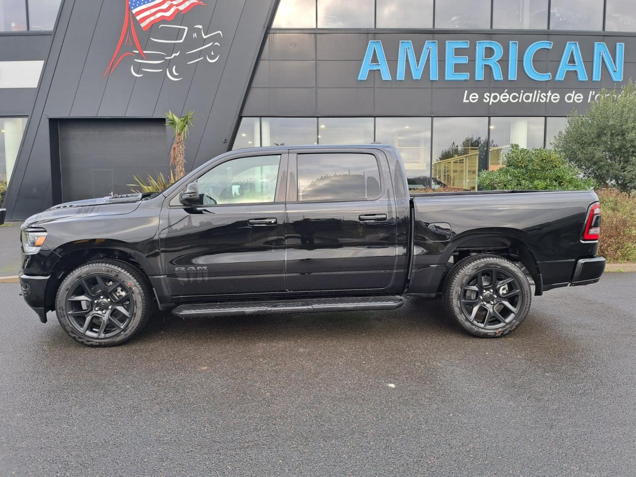 DODGE RAM 1500 CREW LARAMIE SPORT NIGHT EDITION