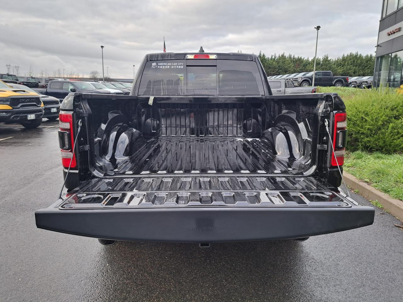 DODGE RAM 1500 CREW LARAMIE SPORT NIGHT EDITION