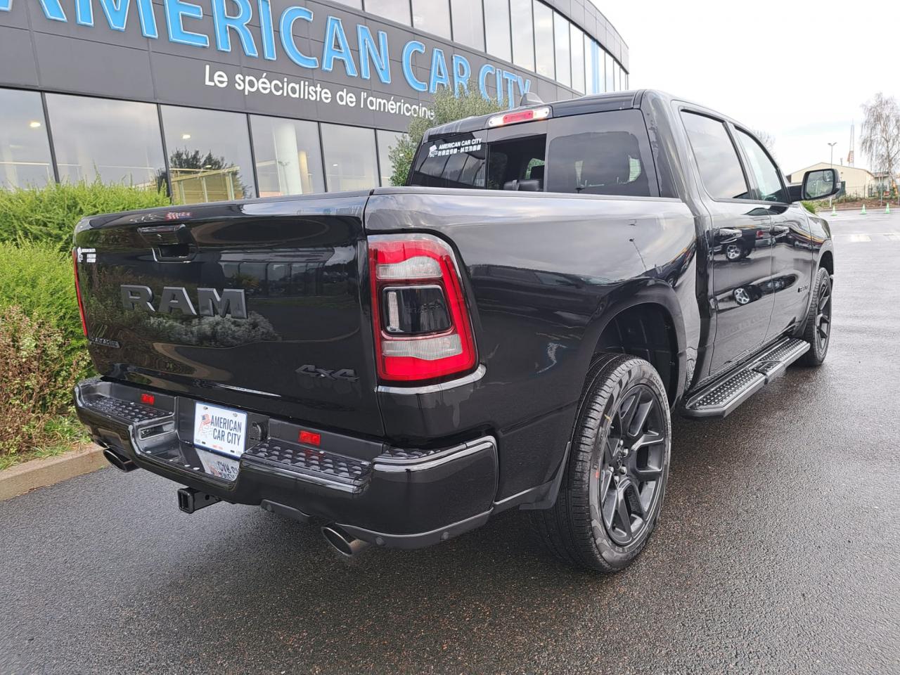 DODGE RAM 1500 CREW LARAMIE SPORT NIGHT EDITION