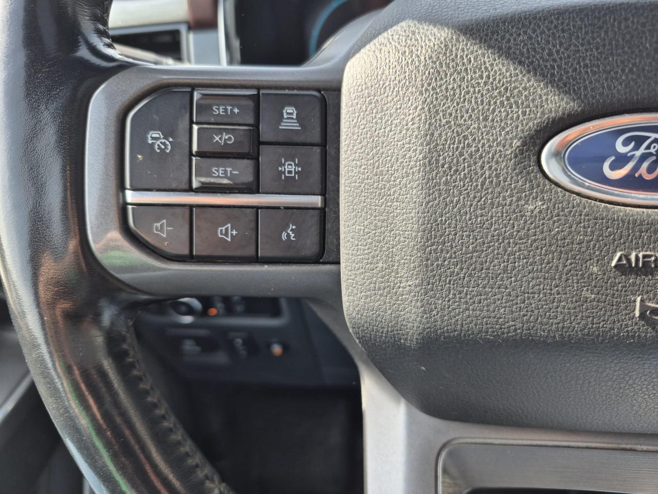 FORD F150 Supercrew LARIAT Sport 4x4 V8 5.0 Flexfuel