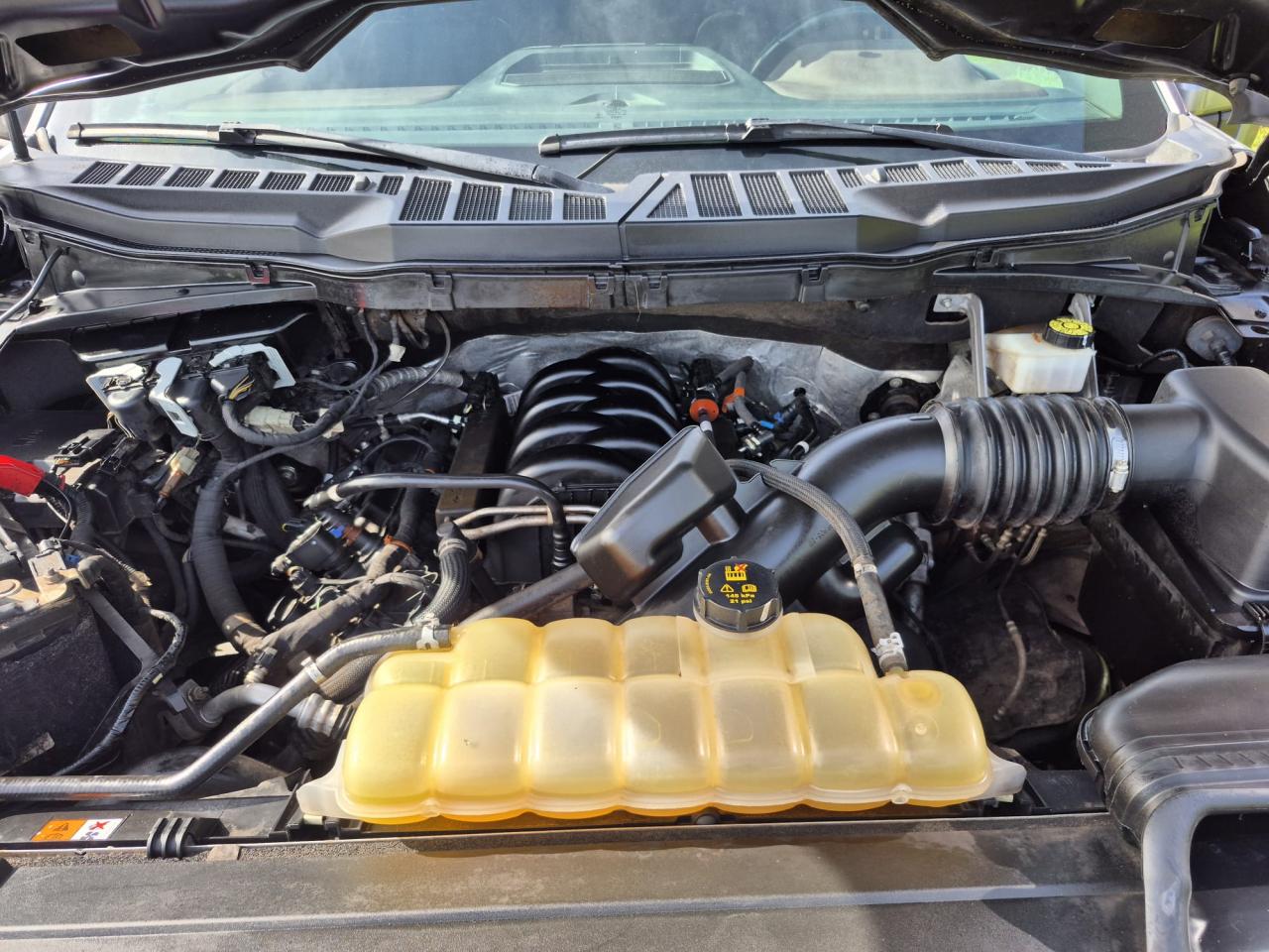 FORD F150 Supercrew LARIAT Sport 4x4 V8 5.0 Flexfuel