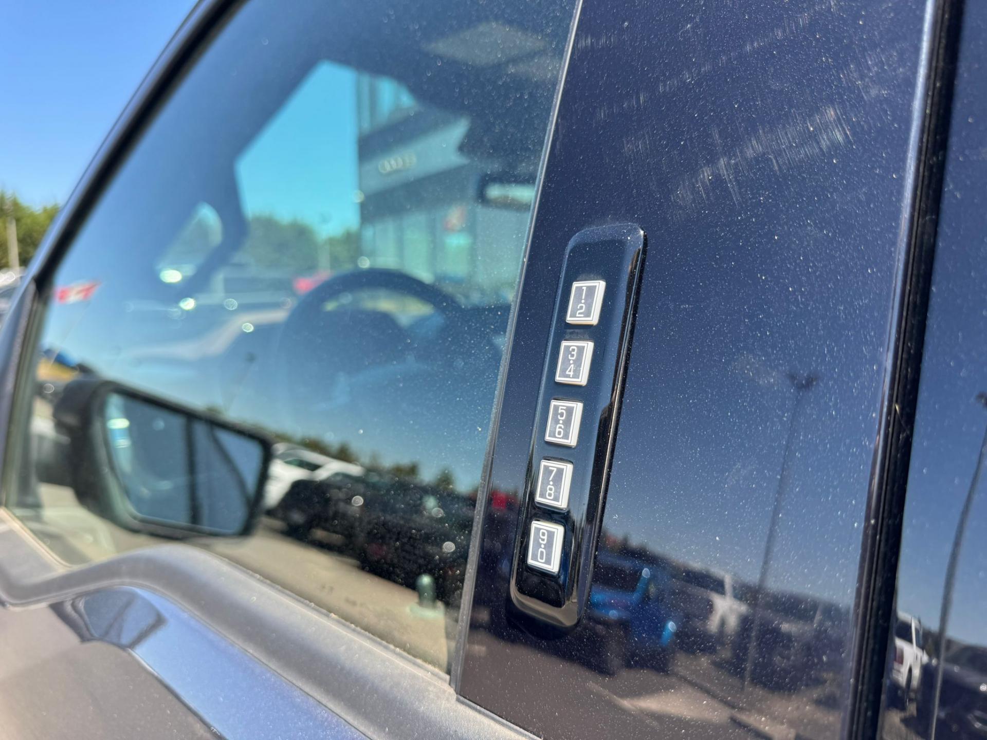 FORD F150 Supercrew LARIAT Sport 4x4 V8 5.0 Flexfuel