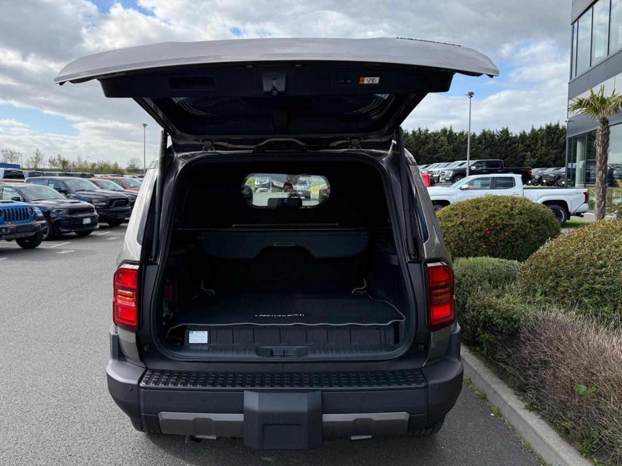 TOYOTA LAND CRUISER 4WD WAGON HYBRID