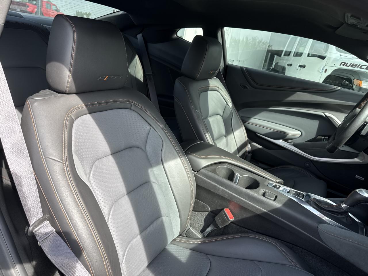 CHEVROLET CAMARO Coupé V8 6.2L Edition Fifty 50ème Anniversaire - Malus Payé