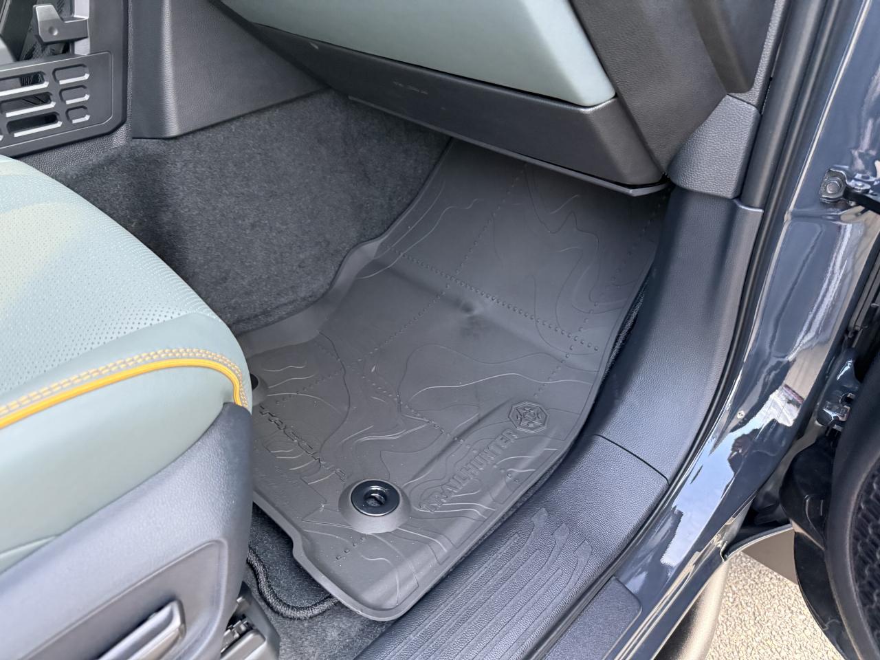 TOYOTA TACOMA 4X4 Double Cab Hybrid Trailhunter