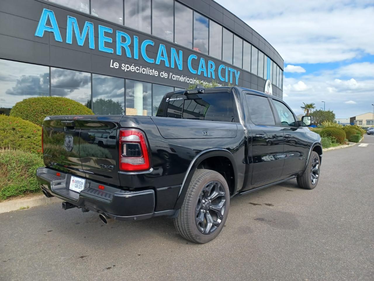 DODGE RAM 1500 CREW LIMITED NIGHT EDITION RAMBOX HAYON MULTI