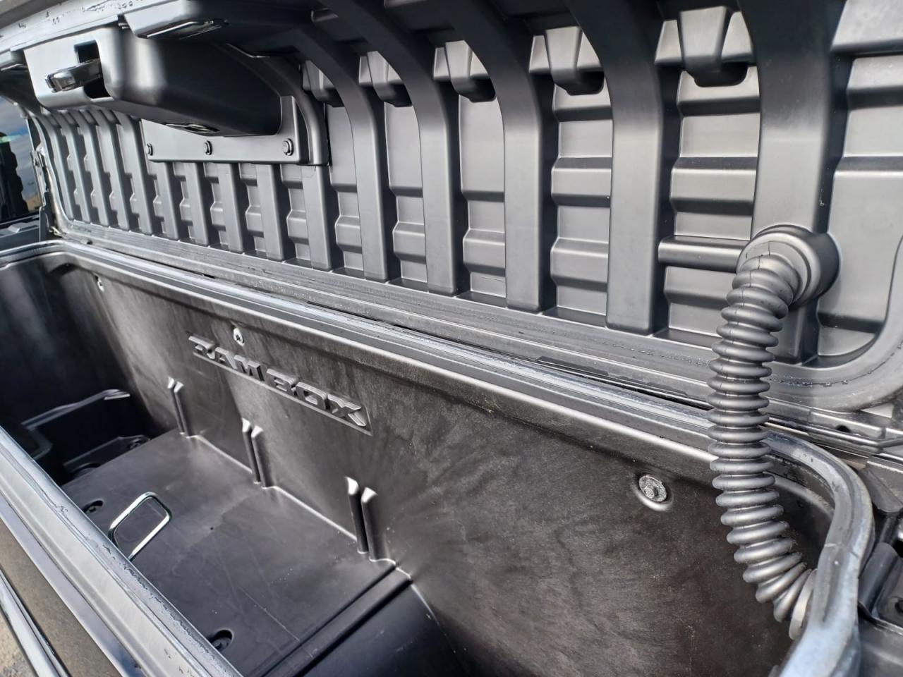 DODGE RAM 1500 CREW LIMITED NIGHT EDITION RAMBOX HAYON MULTI