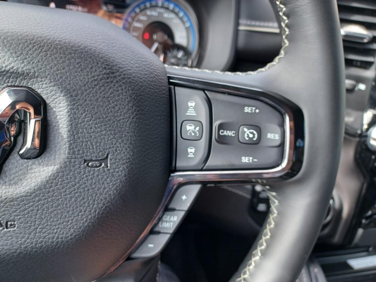 DODGE RAM 1500 CREW LIMITED NIGHT EDITION RAMBOX HAYON MULTI