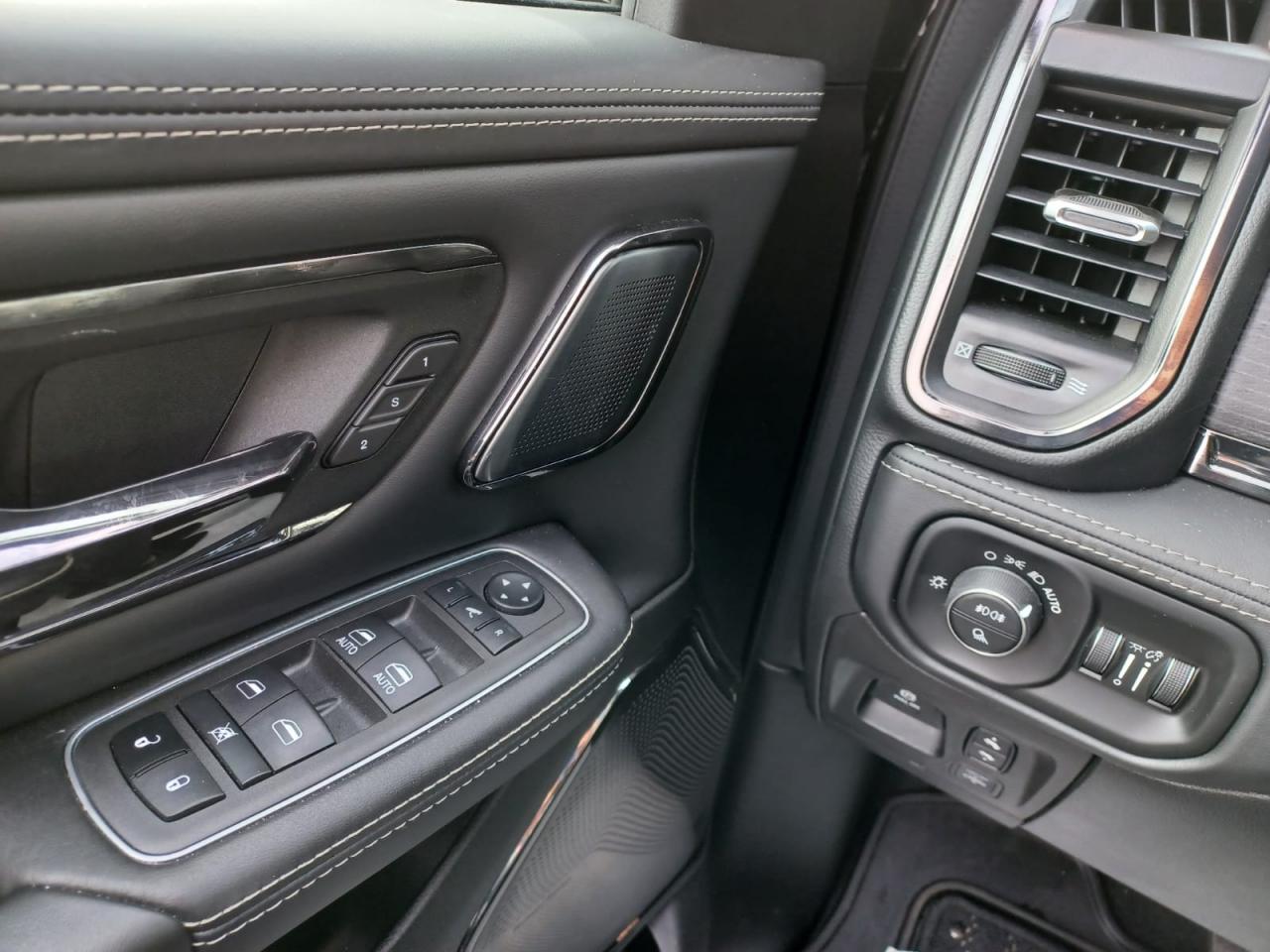 DODGE RAM 1500 CREW LIMITED NIGHT EDITION RAMBOX HAYON MULTI