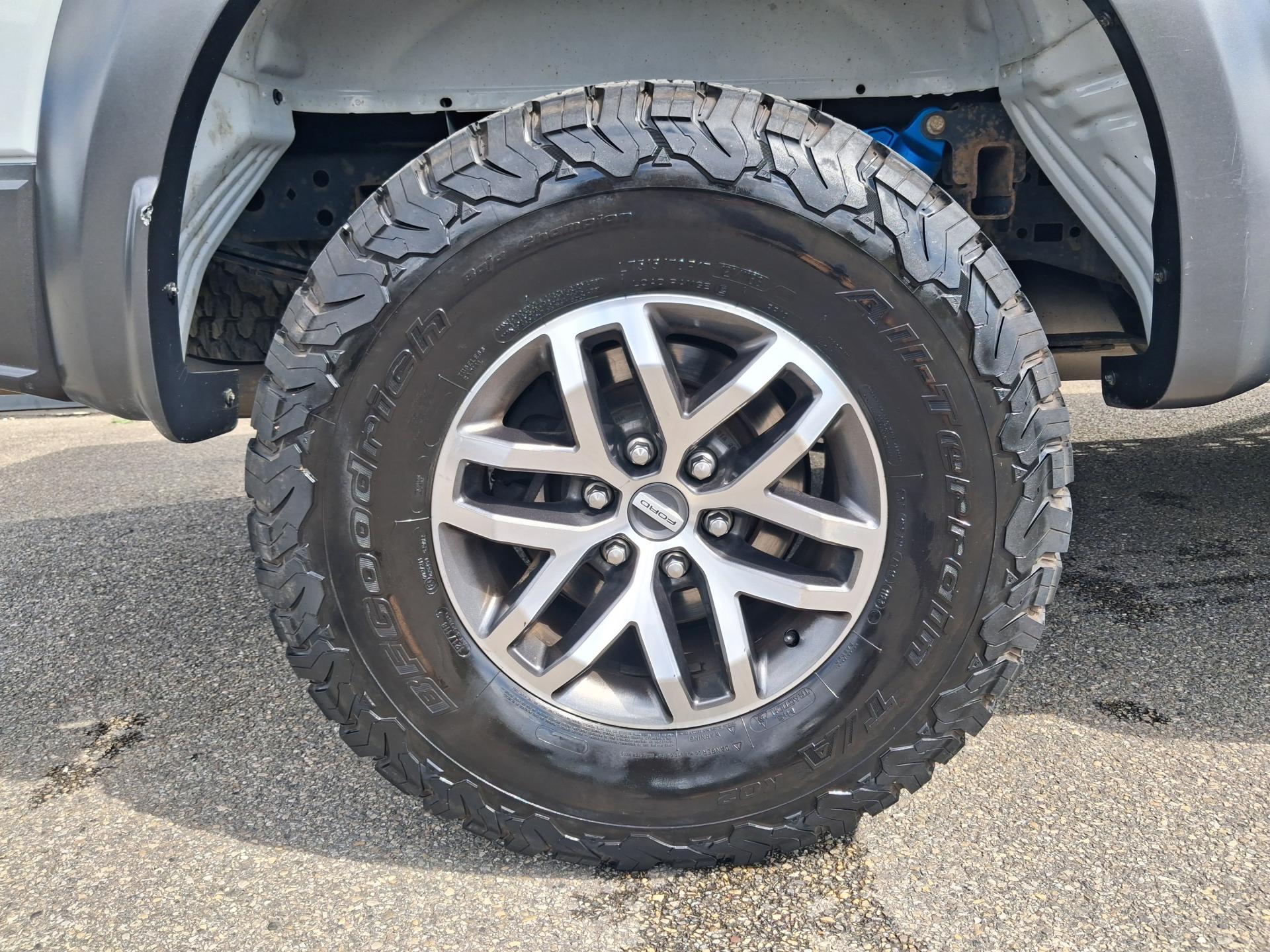 FORD F150 RAPTOR SUPERCREW 5 PLACES
